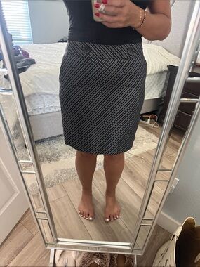 Worthington Black and White Pencil Skirt